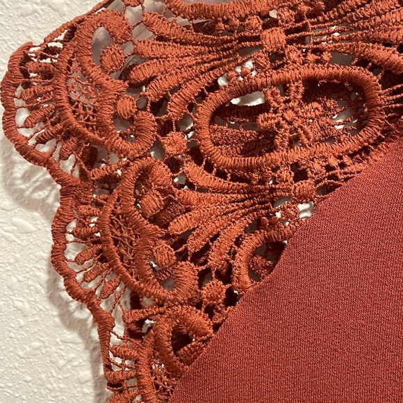 Women’s dress top with lacy sleeves - Picture 5 of 5